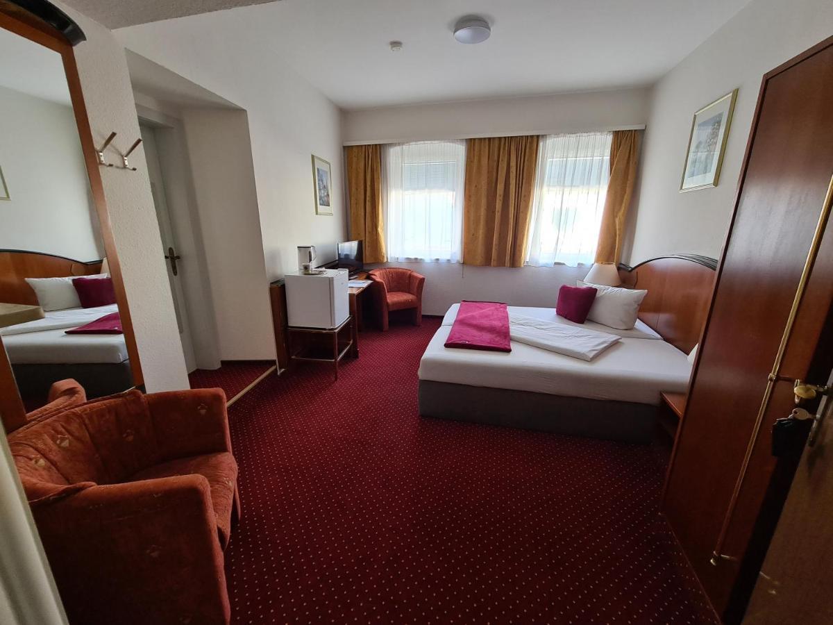 Hotel & Restaurant Krone Rehau Bagian luar foto
